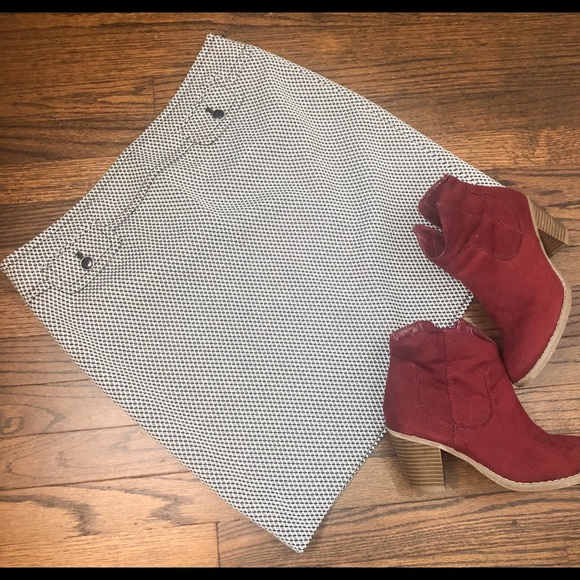 LOFT Dresses & Skirts - 🌲LOFT SKIRT